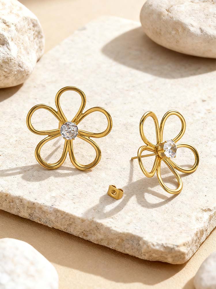 1 Pair Minimalist Hollow Flower Stud Earrings,Women's Stainless Steel Flora Earrings,New Trendy Aesthetic Jewelry Hypoallergenic