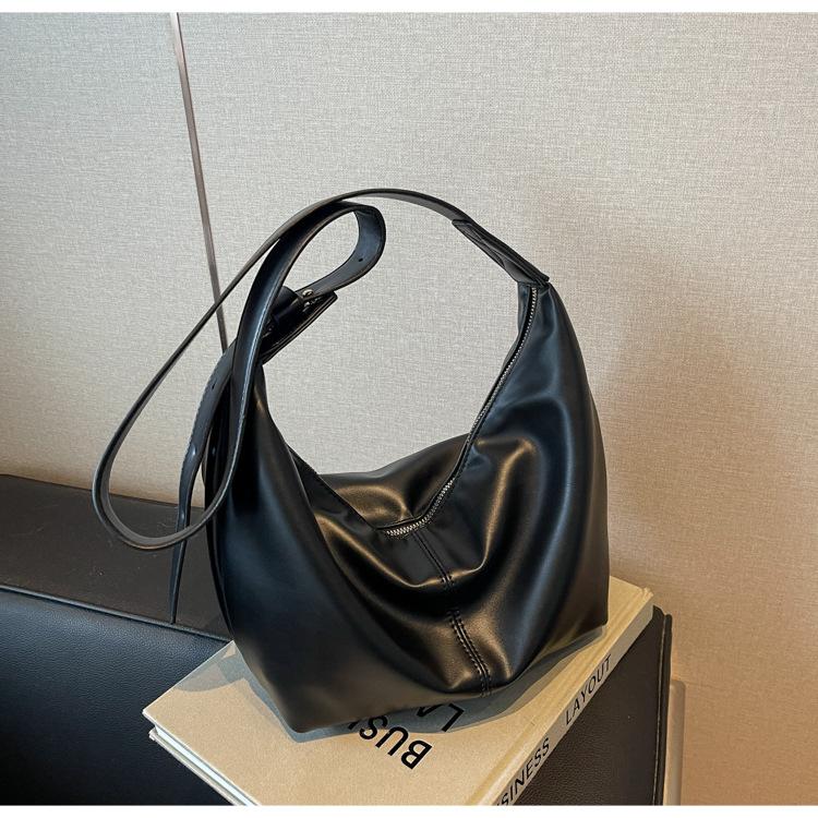 

Премиальная фактурная женская сумка большой вместимости 2024 года, новая осенне-зимняя сумка-мессенджер в стиле ретро, повседневная сумка-мессенджер для поездок на работу чёрный