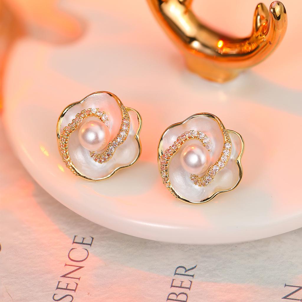 Premium Pearl Stud Earrings S925 Silver Needle Elegant Exquisite Earrings Retro Temperament Versatile Earrings