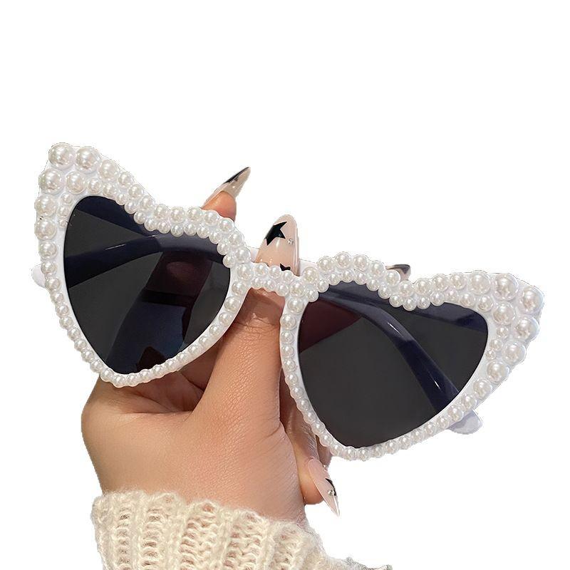 2025 Heart-Shaped Pearl Sunglasses: European & American Fashion for Women