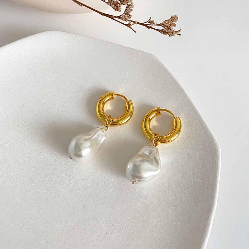 Chic European & American Faux Pearl Dangle Earrings: Trendy, Creative French-Style