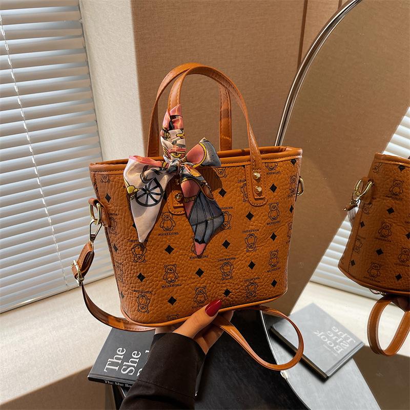 Premium Texture Small Bag Women's Spring and Summer Versatile 2025 New Messenger Bag Women's Niche Portable Bucket Bag