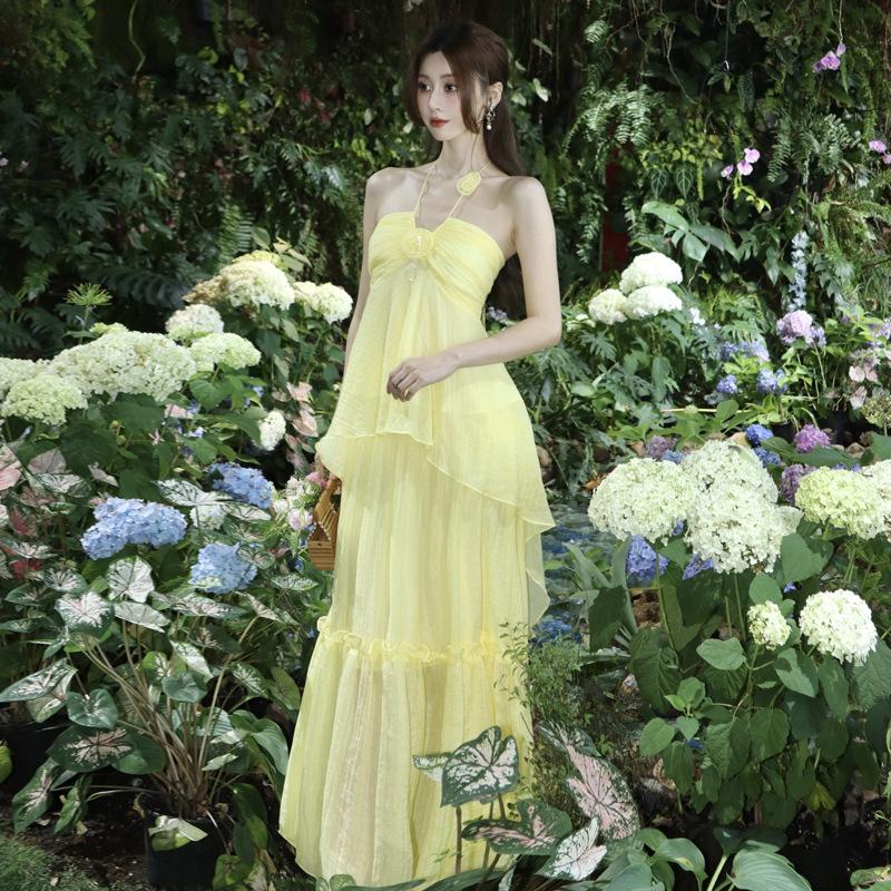Niche Design High-end Coffee Break French Chic and Beautiful Small Fragrant Wind Seaside Vacation Yellow Neck Dress