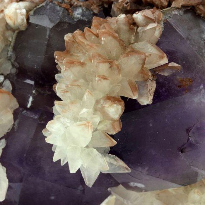 Quartz, Améthyste, Calcite 2525.2 carats