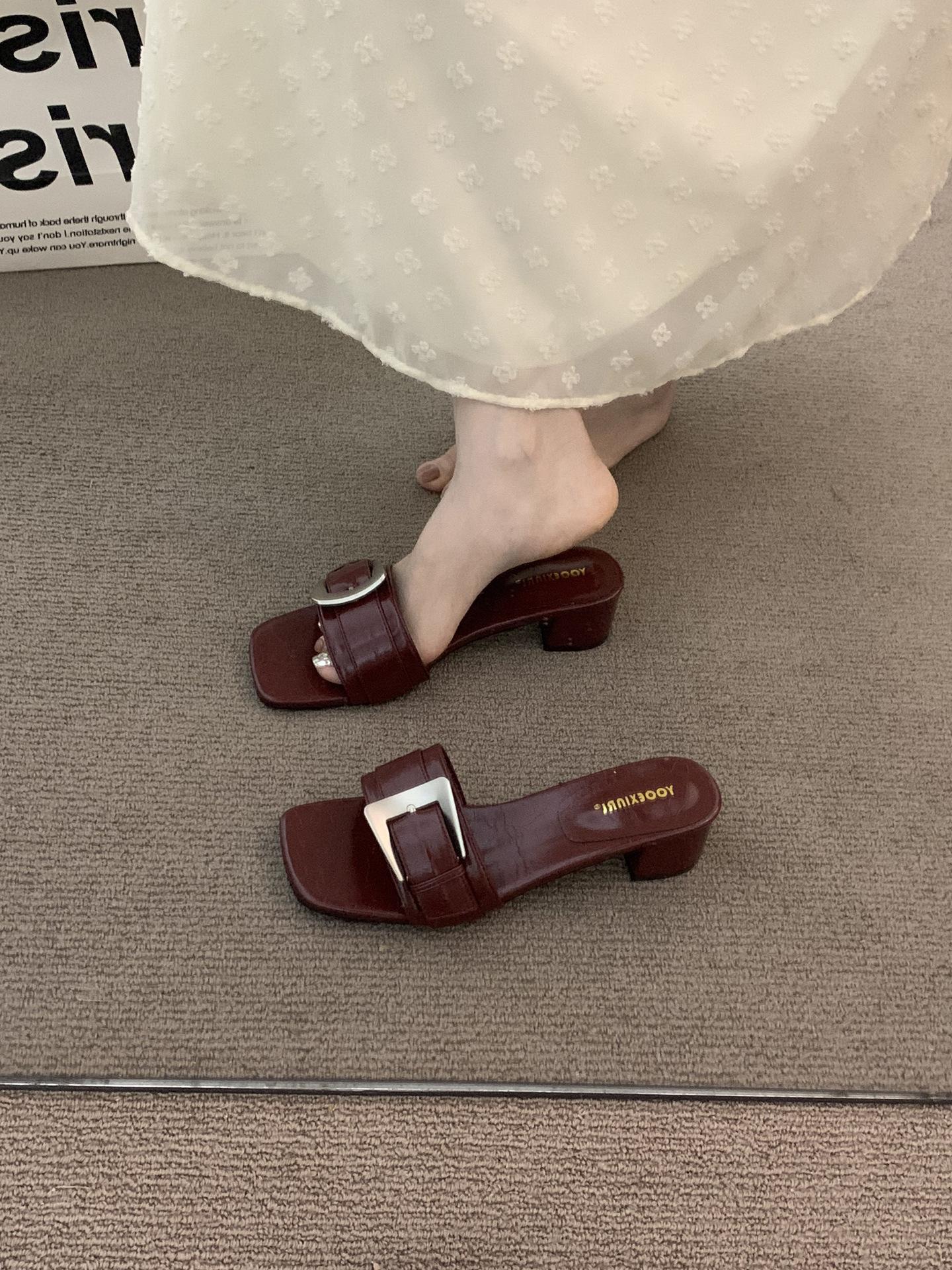 

Niche evening evening breeze high heel temperament black cool slippers women s outerwear 2025 summer French style with skirt sandals 39