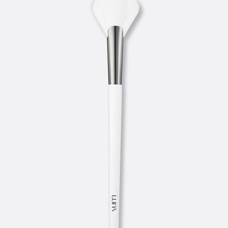 LUNA Comfy Powder Brush