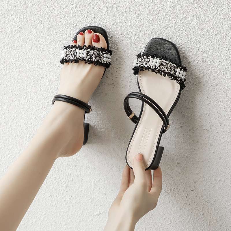 Fairy wind pearl two wear high-heeled sandals summer 2025 new versatile lazy word medium heel thick heel cool slippers