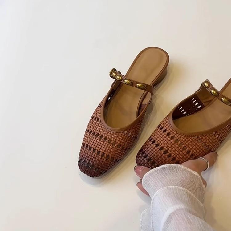 Self-kept version~ Gentle and versatile low-heeled woven toe shoes women's French metal one-word belt hollow and breathable, half slippers