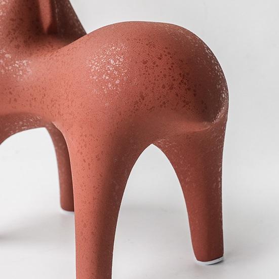Decorazione per la Casa di Animali Contemporanea Statuetta Astratta di Cavallo in Ceramica, Statua Moderna per Ufficio Decorazione con Texture Satinata, Ornamento Scultura Artistica