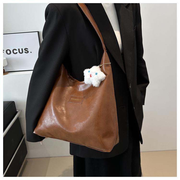 Oily Leather Large Slouchy Tote Bag: Women's 2024 Korean Style Casual Retro Spring Fashion, Large Capacity.