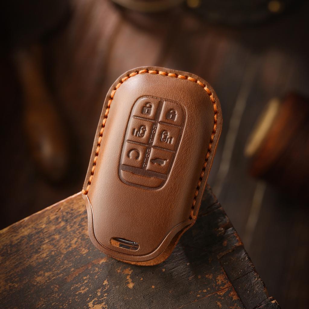 The New Retro Key Cover Is Suitable for The New Honda Accord Civic Handmade Leather Car Keychain.