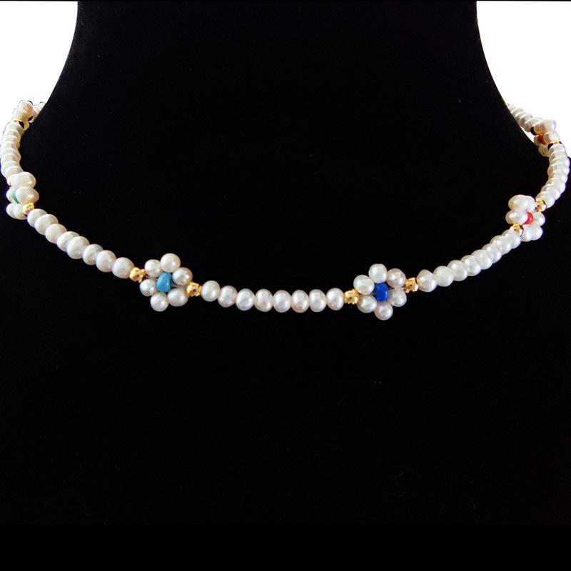 Baroque Pearl Cartoon Clavicle Chain: Simple Freshwater Pearl Choker for Women