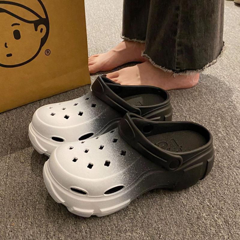 New super fire gradual change color hole shoes thick soles increase summer senior design slippers women summer wear
