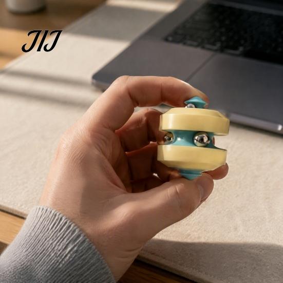 Marble Run Spinner Toy Rotatable Spinning Top with Rolling Ball, Stress Relief Fidget Fingertip Gyro Toy, Double Layer Track for Adults Double-track