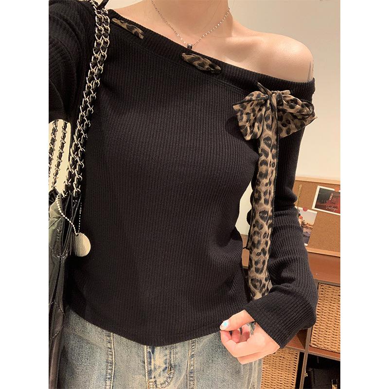 Black Pure Desire Slant Collar Off-shoulder Long-sleeved T-shirt for Women In Autumn Hot Girl Slim Leopard Print Lace-up Design Slant-shoulder Top