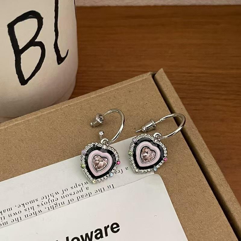 New Chinese sweet and cool wind dripping oil love earrings women's niche design light luxury exquisite atmosphere retro peach heart earrings
