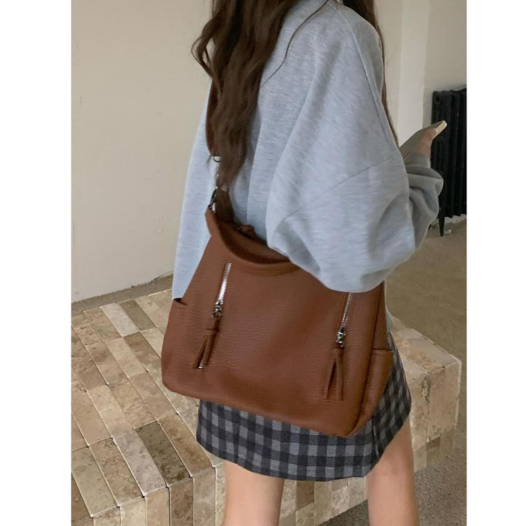 Retro Style Hobo Bag For Women Large Capacity Tote Bag Classic PU Leather Shoulder Bag Purses Single Shoulder Crossbody Bag