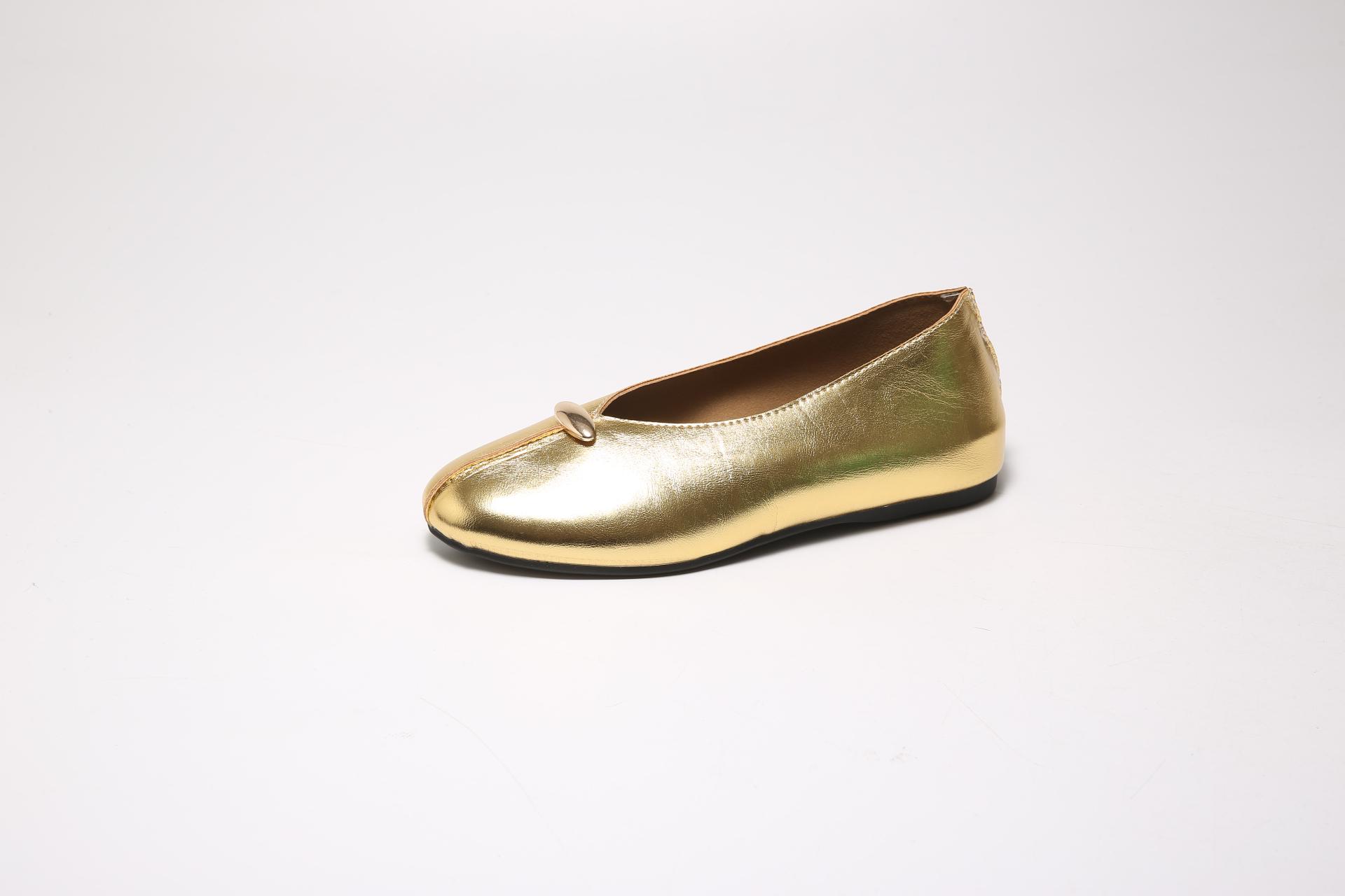 

Single Shoes Casual and Versatile Simple Retro Style Round Head Shallow Mouth Inside Heighten Slip-on Women s Shoes 35