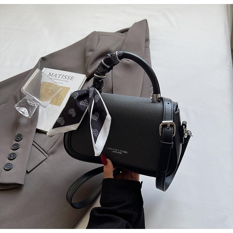 Popular small bag women's 2025 spring and summer new portable small square bag fashionable versatile texture messenger bag