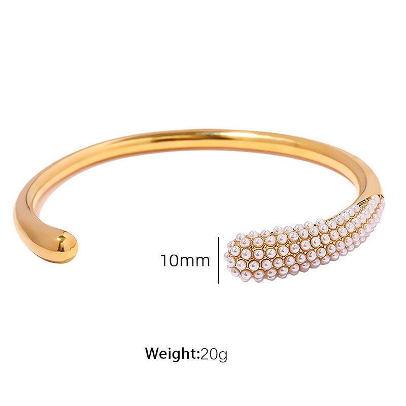 Elegantes Europäisches Titanstahlarmband: 18K Vergoldet, Vielseitig, High-End Design für Damen