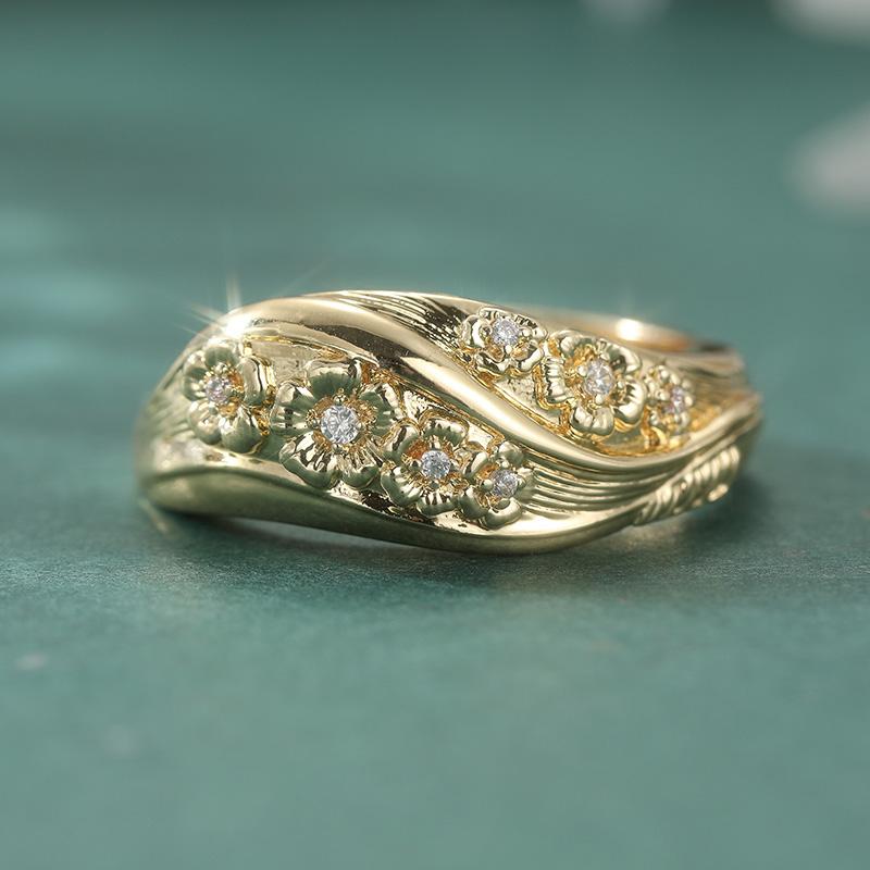 Trendy Inlaid White CZ Flower Women's Ring Classic Gold Color Hand Carving Daily Wear Party Jewelry Anniversary Gift