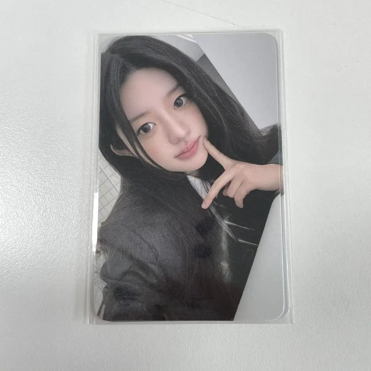 

Eyelet Kim Minjoo Super Realme Magnetic Soundwave Luck Lucky Draw Photocard