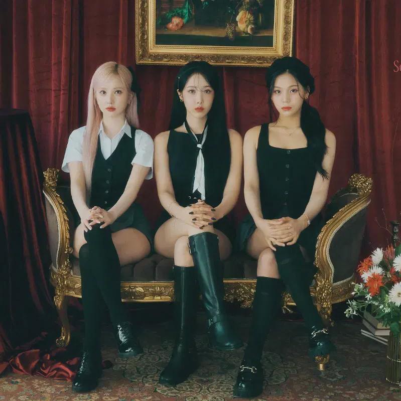 

Bb Season Greeting Sale