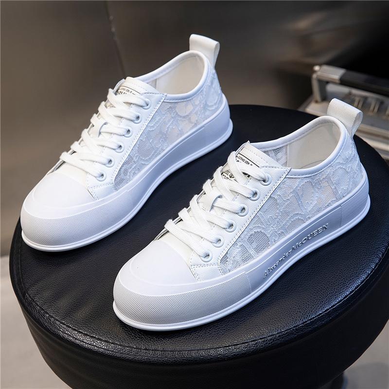 

Женские туфли из натуральной кожи, новинка 2025 года, летние одинарные туфли, женская повседневная обувь, дышащая сетка, мелкий носок, плоская подошва, белые туфли для детей 35 белый