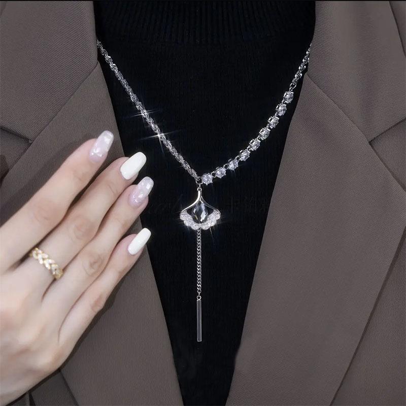 Eleganter Ginkgoblatt-Anhänger für Frauen – 2024 Trendige Schlüsselbeinkette