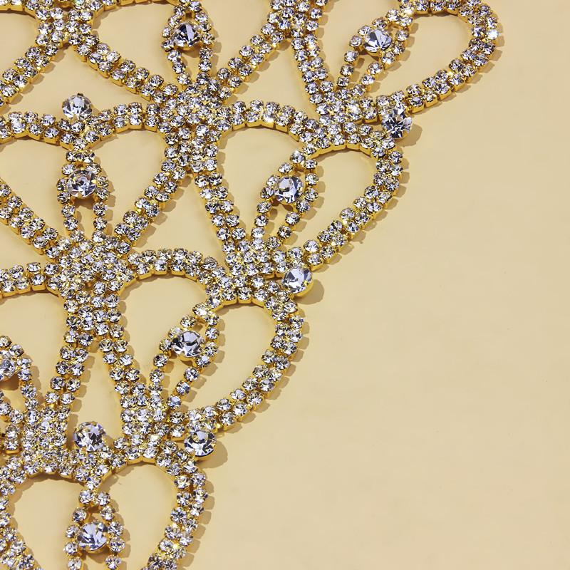 Sexy body chain, chest chain, fashionable luxury, heart-shaped rhinestone, lingerie set, nightclub clothing