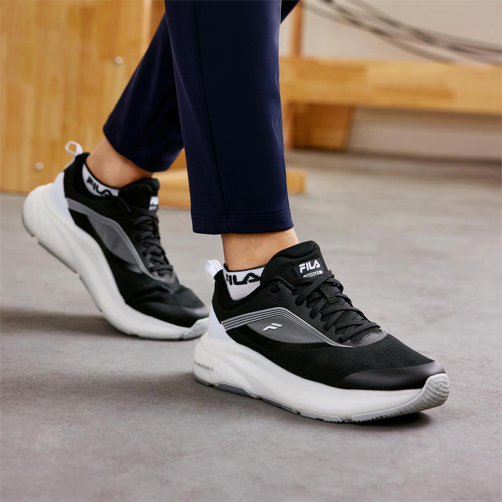 Fila Nuvole 2 Versatile Soft Sole Fabric Shock Absorbing Durable Mid-Top Running Shoes Women Sneaker Black A12W421112FBK
