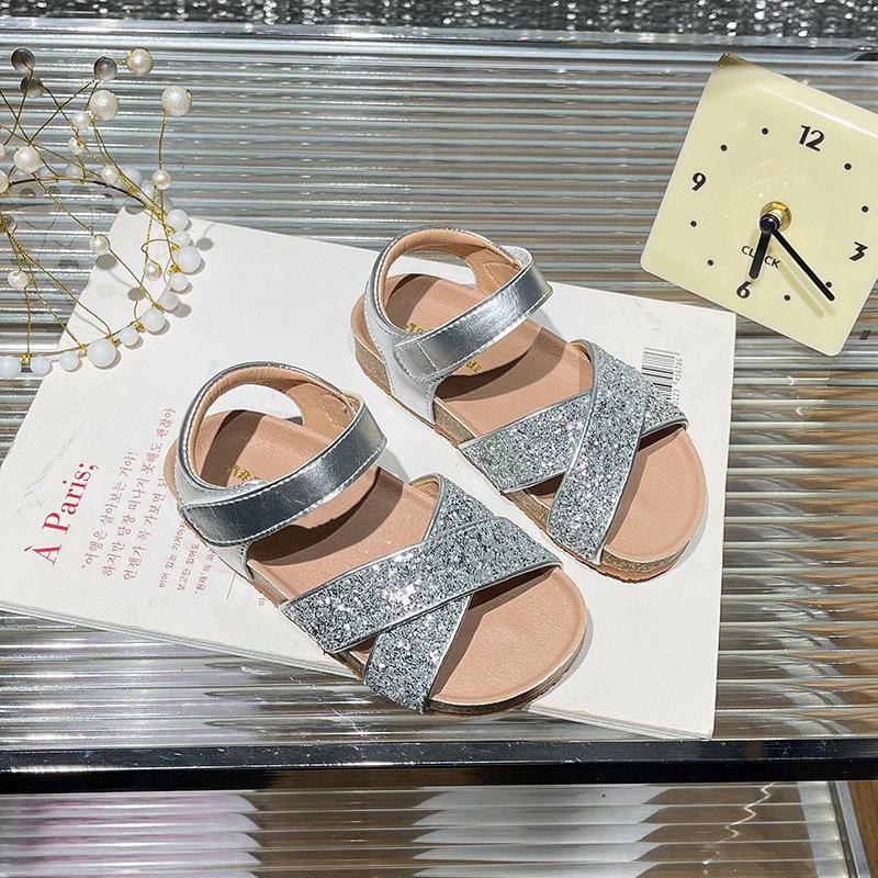 Children's sandals 2026 spring children's sparkling princess sandals Korean version cross soft-soled children's beach shoes
