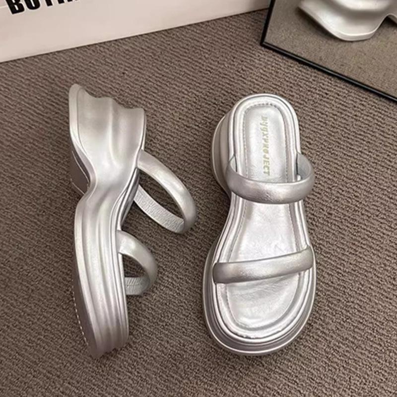High sense of advanced heightened thick-soled cool slippers women wear small sandals in summer casual beach shoes wedge heel one-word drag