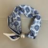 Nuovo versatile piccola coda perla fibbia magnetica foulard quadrato foulard di seta donna primavera estate abbinamento camicia decorazione professionale foulard sottile