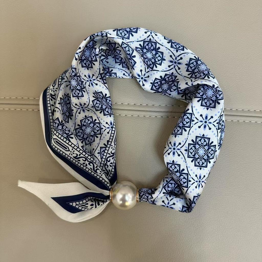 Nuovo versatile piccola coda perla fibbia magnetica foulard quadrato foulard di seta donna primavera estate abbinamento camicia decorazione professionale foulard sottile