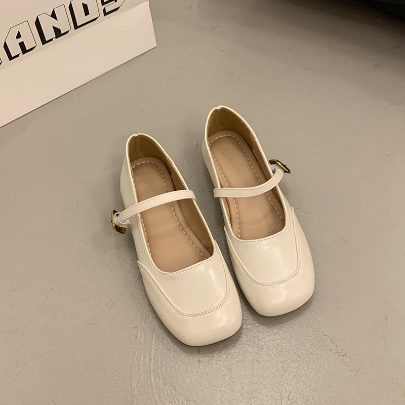 French retro light mouth square head small leather shoes 2025 spring and summer new versatile outer wear Mary Jane shoes with skirt
