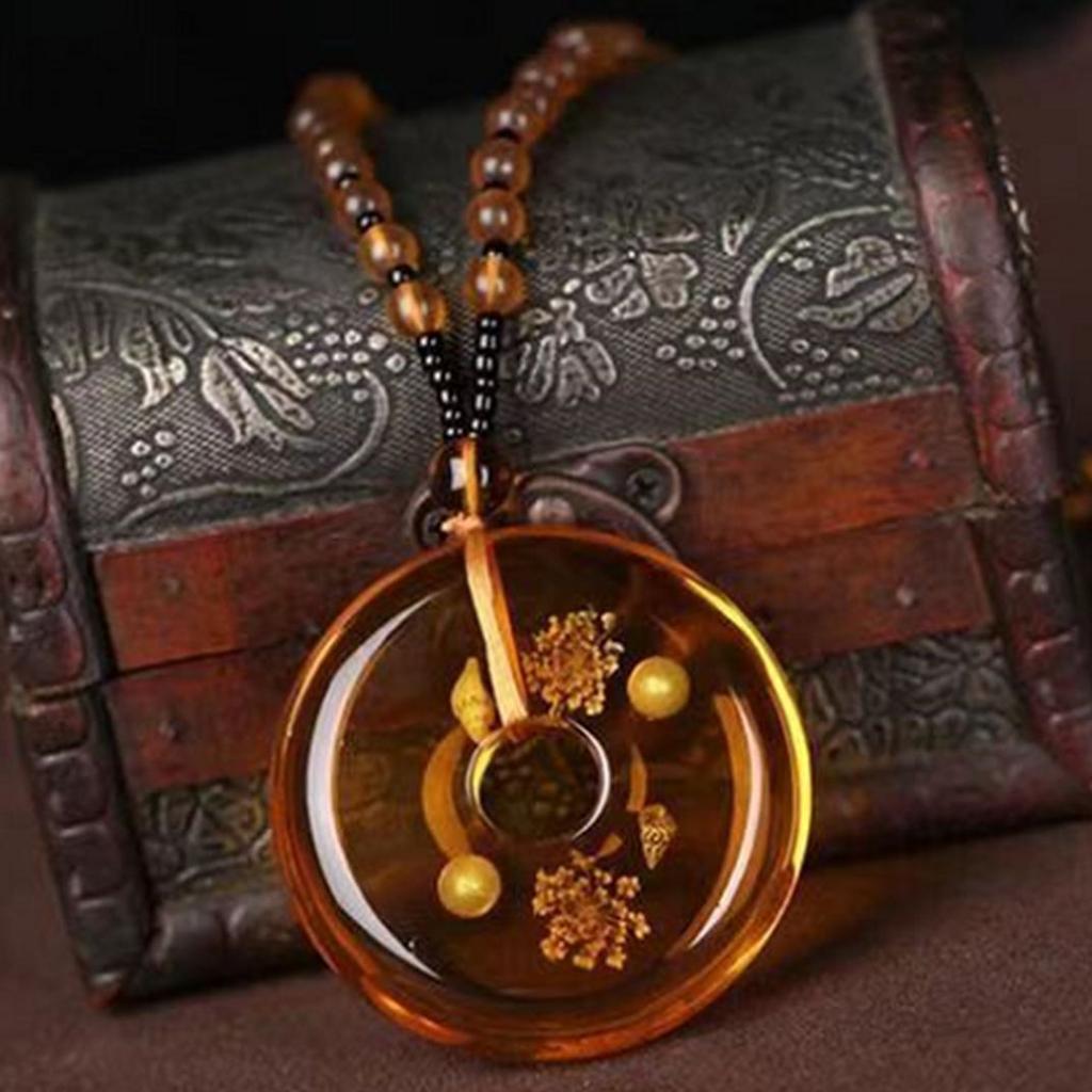 Geometryczny naszyjnik z zawieszką z dużych i małych kwadratów