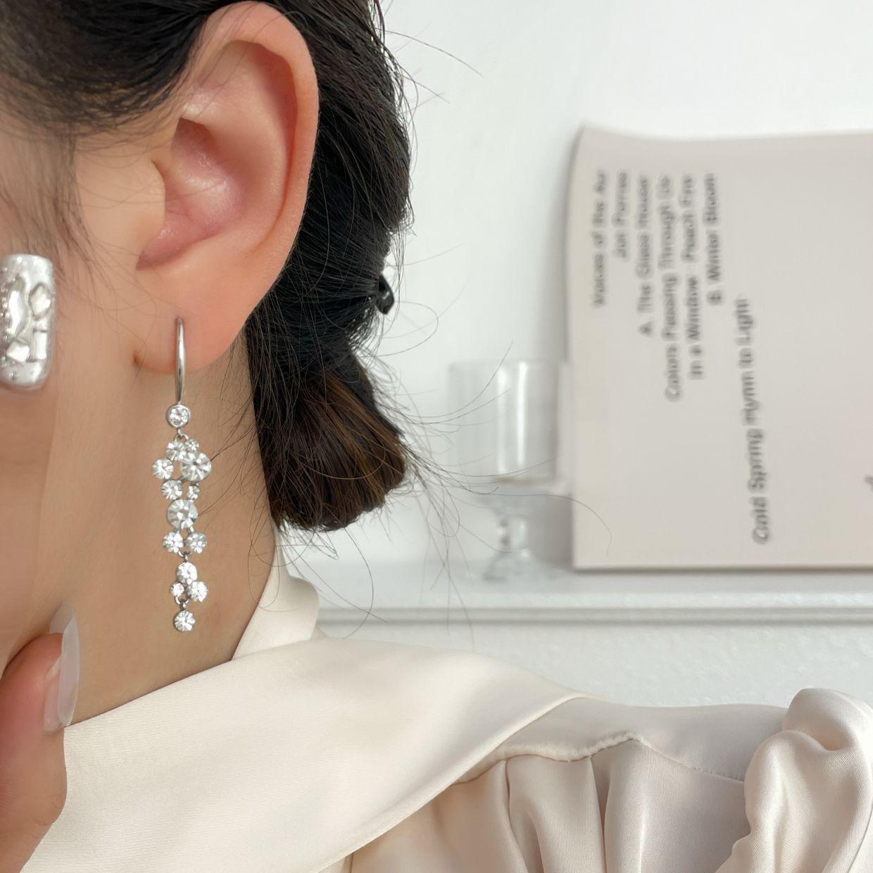 

Элегантные серьги-кисточки из циркония — роскошный дизайн для уникального и изысканного образа bubble diamond tassel