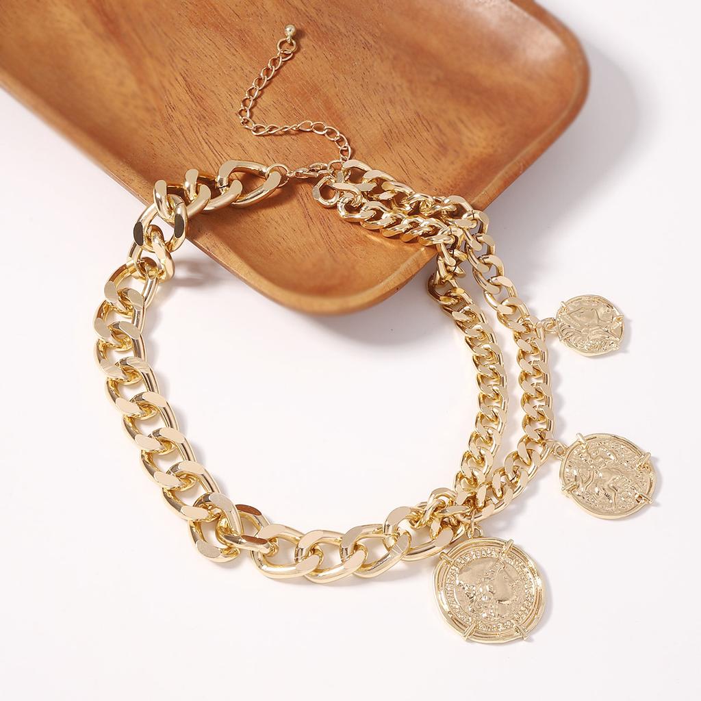 Metal chain personalized creative coin pendant collarbone chain necklace, temperament light luxury high-end jewelry