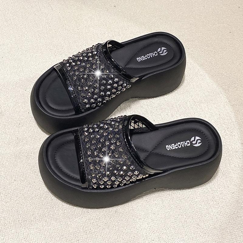 

2025 новые летние шлепанцы на платформе женские крутые шлепанцы женские шлепанцы-маффины с пайетками для ношения пляжная мода сандалии со словами 35 чёрный