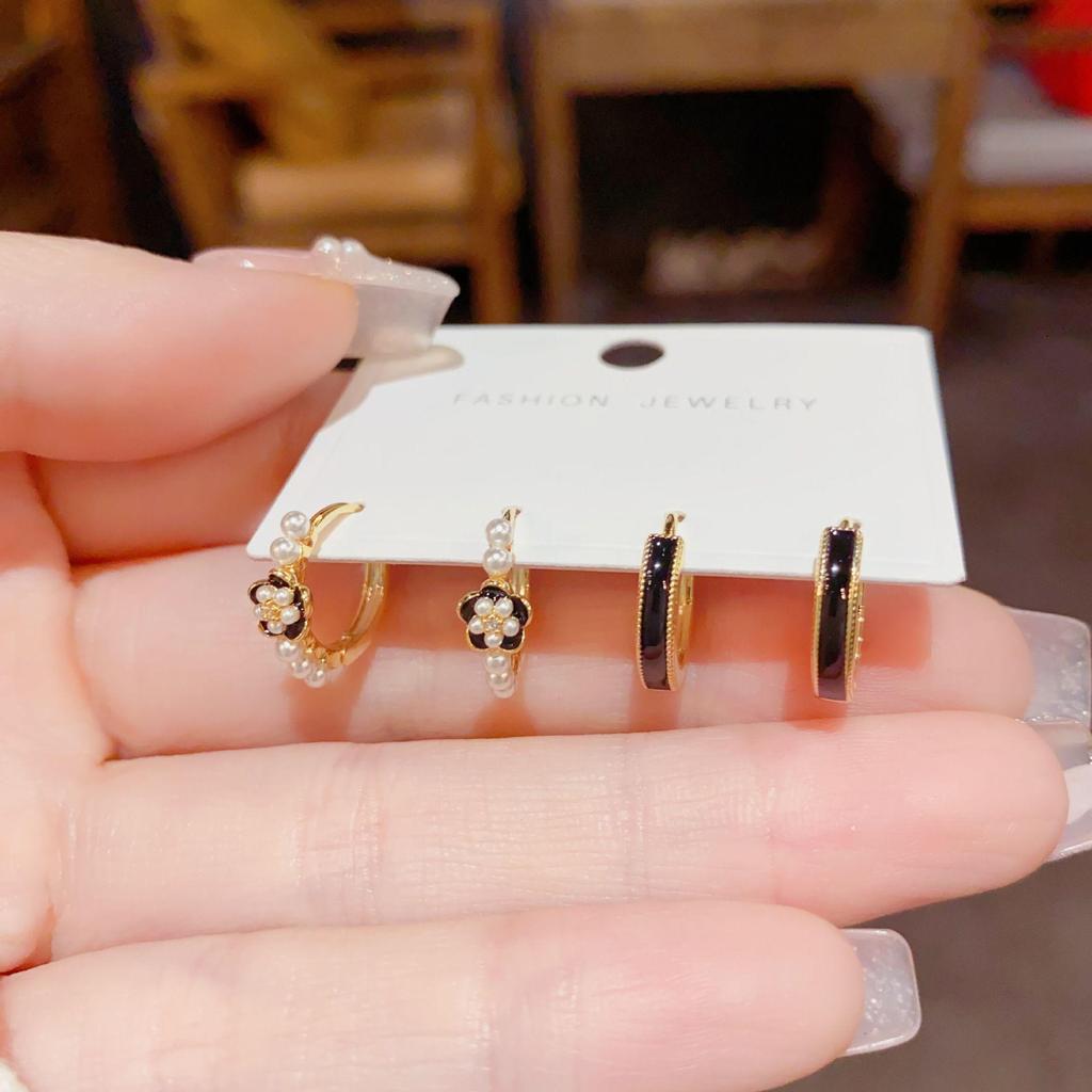 Stylish Irregular Four-Piece Ear Cuff Set: European and American Fashion Luxury Accessories