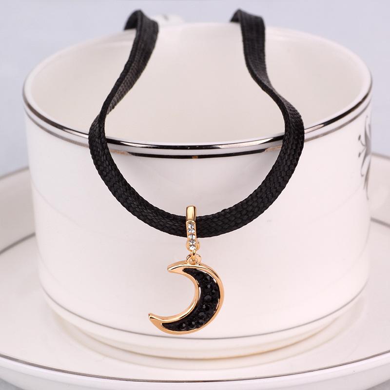 Black Elegant Short Choker Necklace For Women Stylish Korean Geometric Design With Accents Crystal