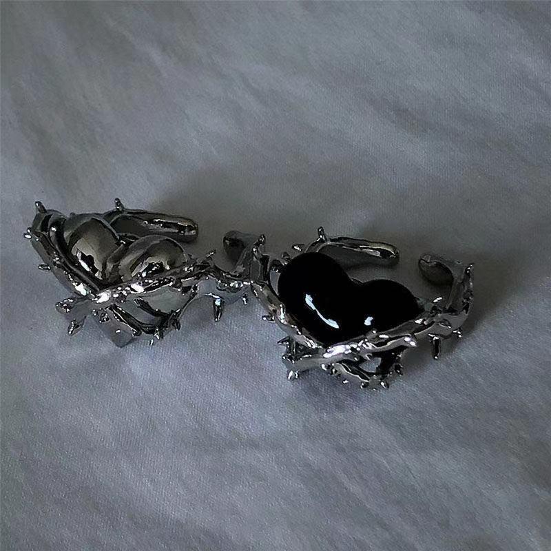 New Fashion Creative Punk Gothic Thorns Love Heart Punk Open Ring For Women Girls Fashion Vintage Sexy Rings Y2K Party Jewelry