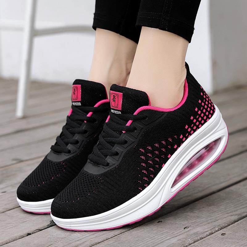 Dance shoes women's beef tendon non-slip soft-soled rocking shoes square dance shoes medium and old sports walking shoes mother shoes spring