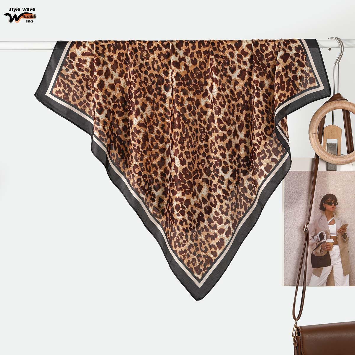 

New Classic Leopard Print Silk Scarf - Versatile European & American Fashion for Neck or Head, Perfect for Streetwear and Live Broadcasts 70x70 cm