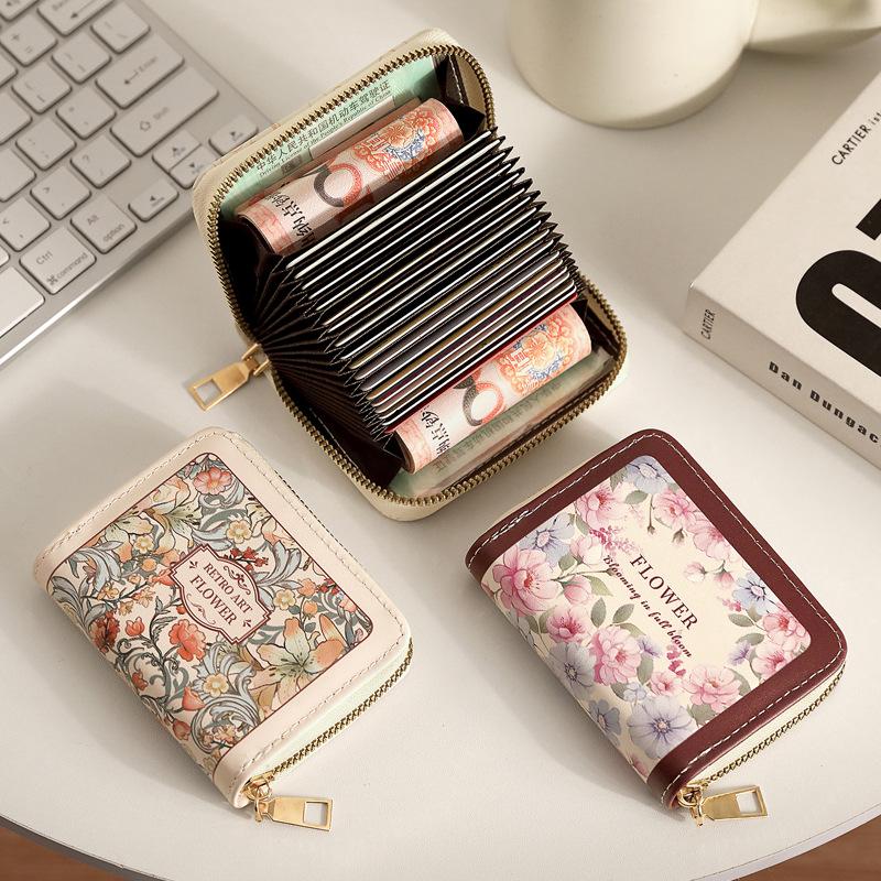 European & American Retro Oil Painting Women's Multi-Card Slot Holder - Large Capacity Card & Document Organizer