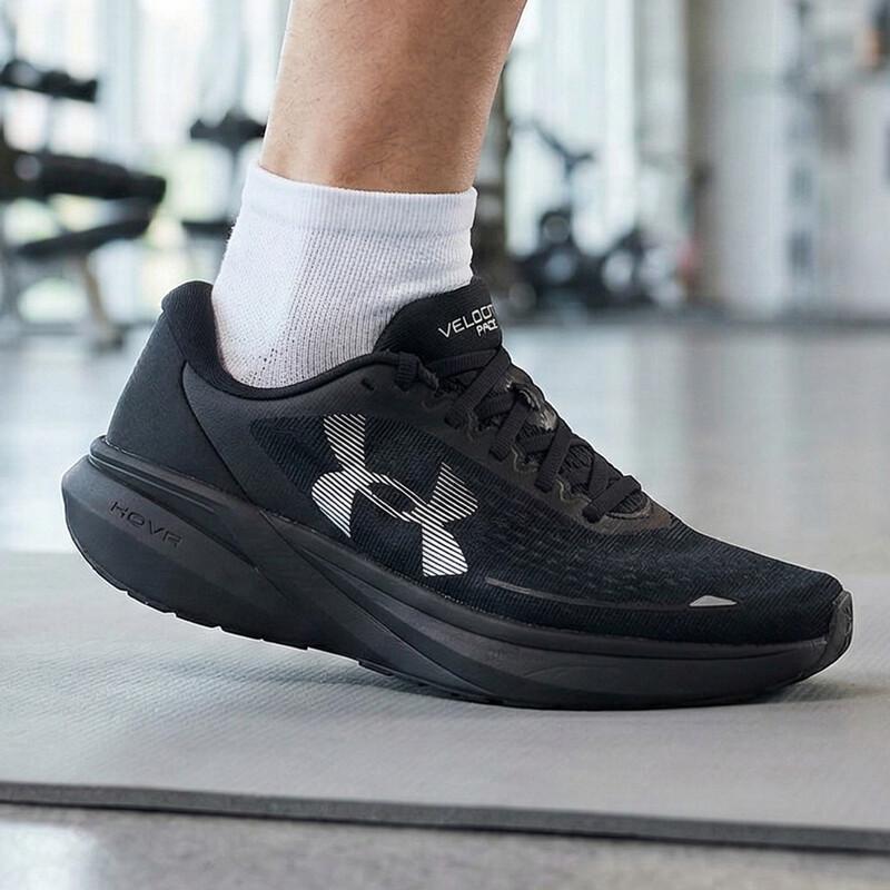 Under Armour Men s All-Season Road Running Shoes MEN-EU 43