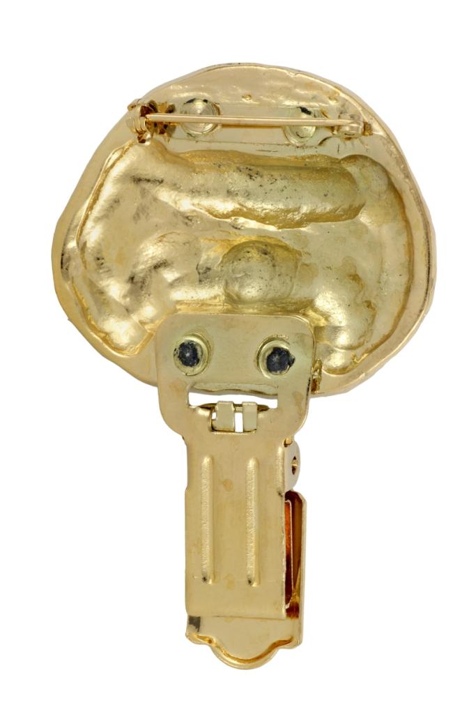 Bichon Frise, Bichon Tenerife, Bichon a poil frise – Brooch with a clip, gold-plated holder for a race number | Art-Dog