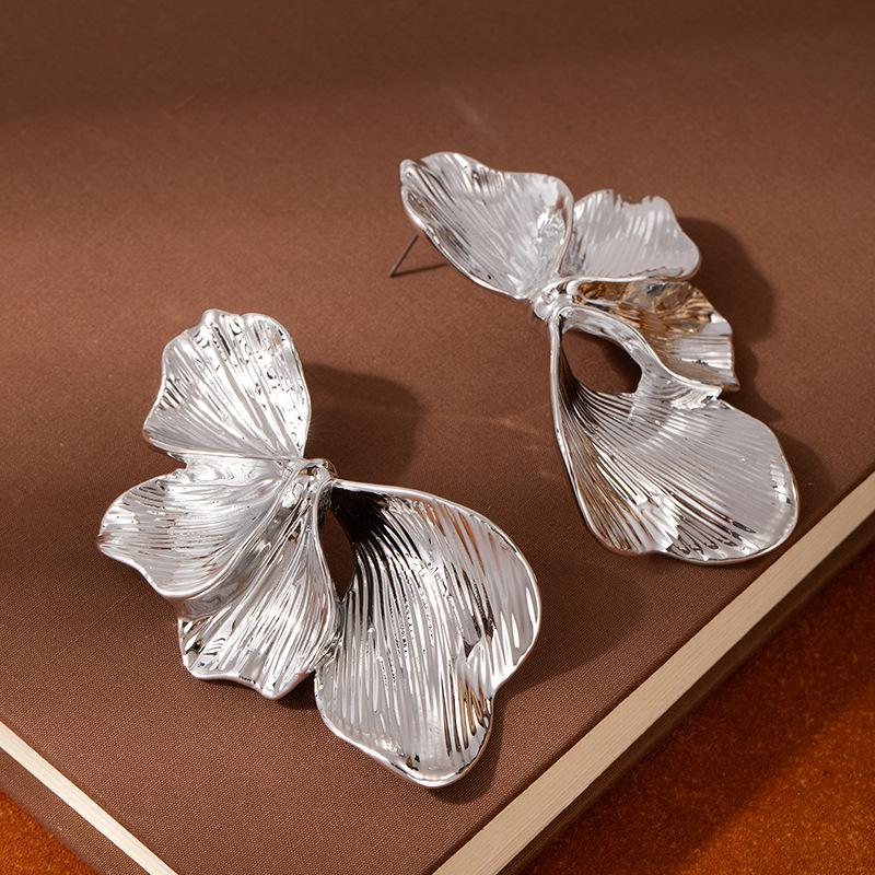 High-End Light Luxury Texture Leaf Earrings Metal Wind Personalized Three-Dimensional Ccb Multi-Layer Exaggerated Multi-Layer Flower Earrings