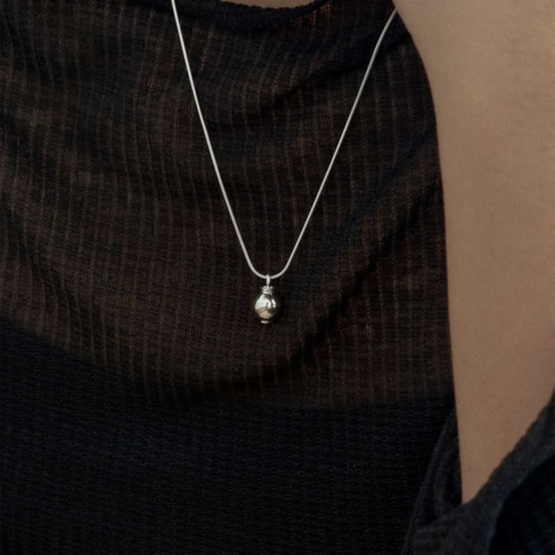 Atelier Darin ARI Milling Pendant Necklace 01